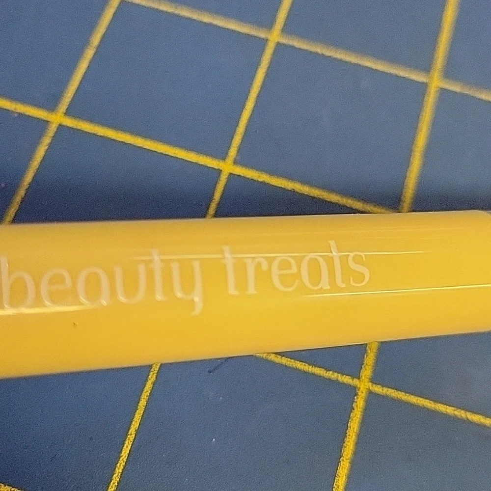 Beauty Treats Pinkish Red Heart Shaped Push Up Lipstick New